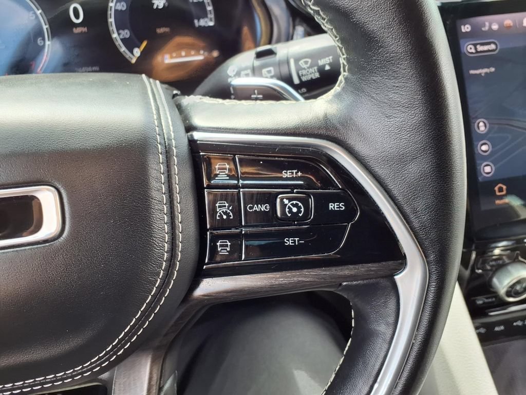 Used 2022 Jeep Grand Cherokee L Overland w/ Luxury Tech Group IV AWD/4WD image 14