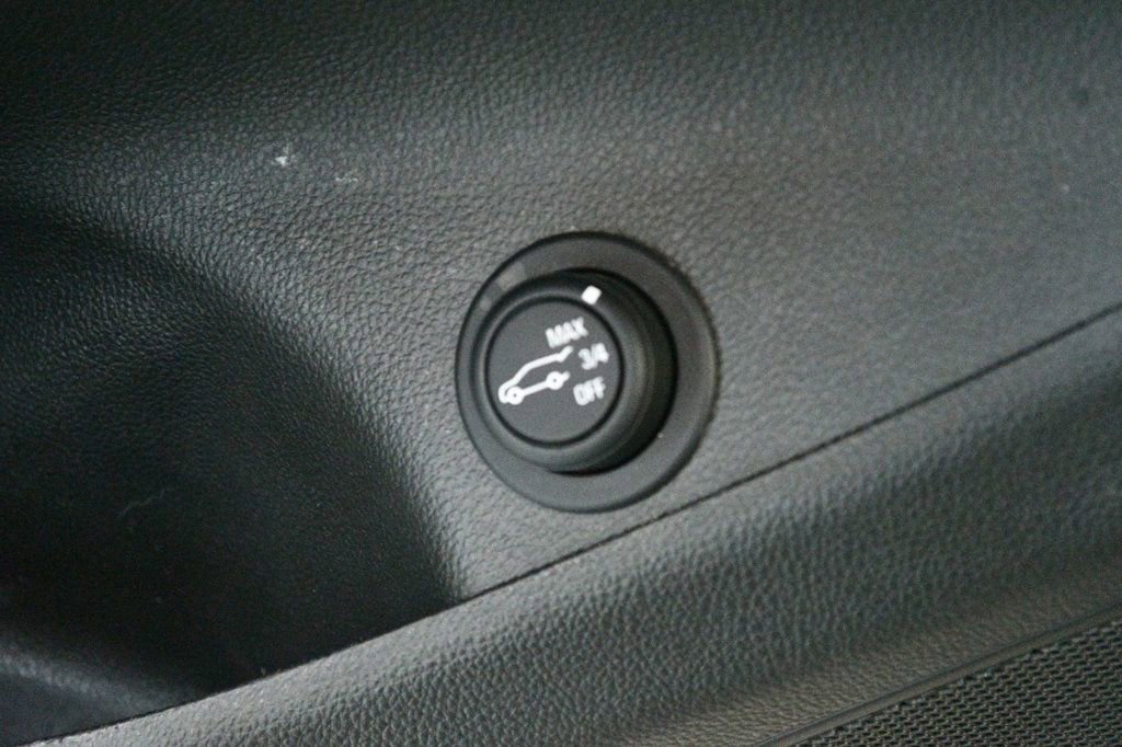 Used 2019 Buick Envision Premium w/ Driver Confidence Package image 59