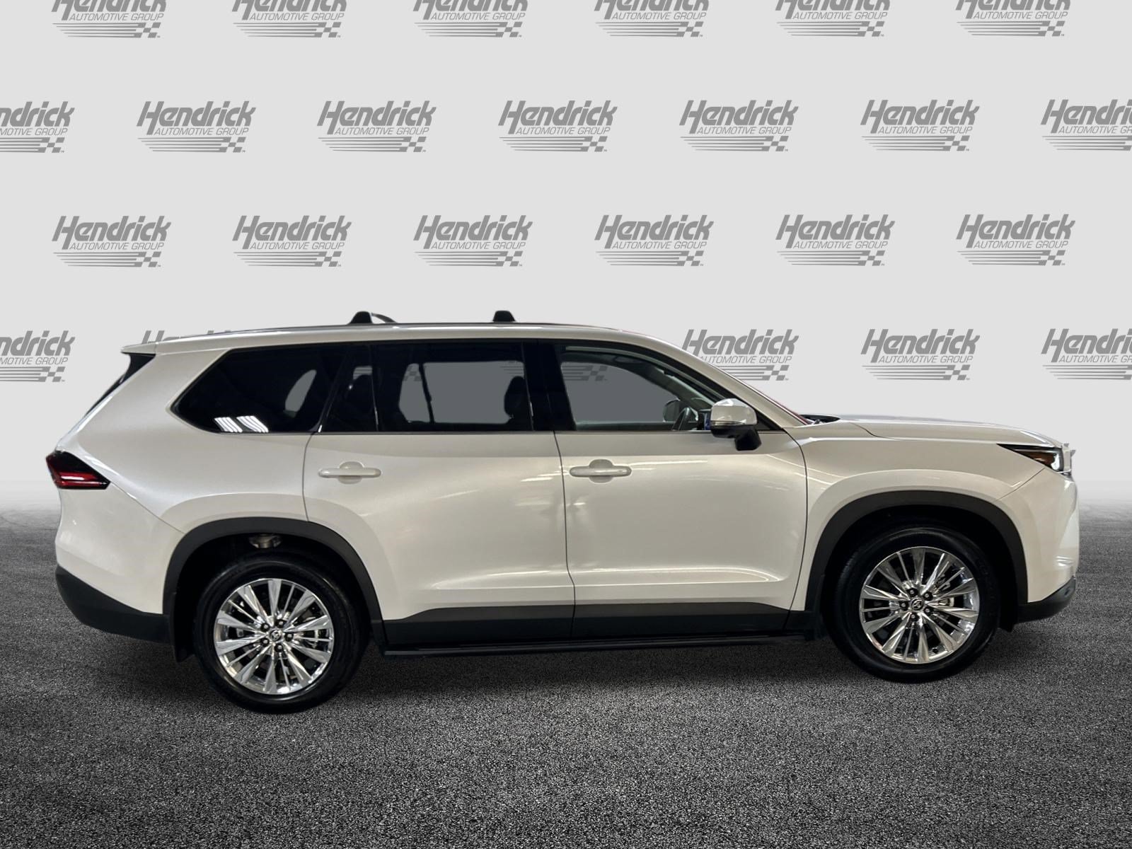Used 2025 Toyota Grand Highlander AWD image 7