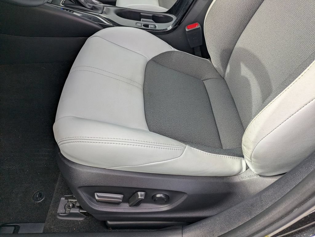 Used 2024 Toyota Corolla XSE FWD image 14