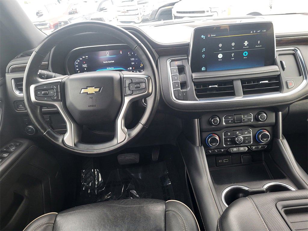 Used 2023 Chevrolet Suburban Premier image 17