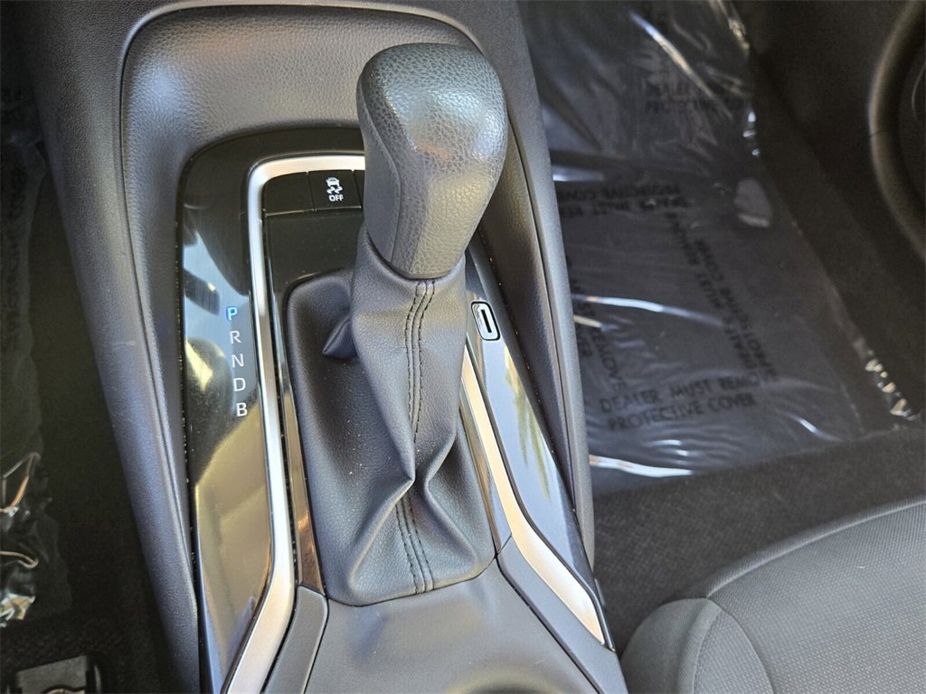 Used 2025 Toyota Corolla LE image 18