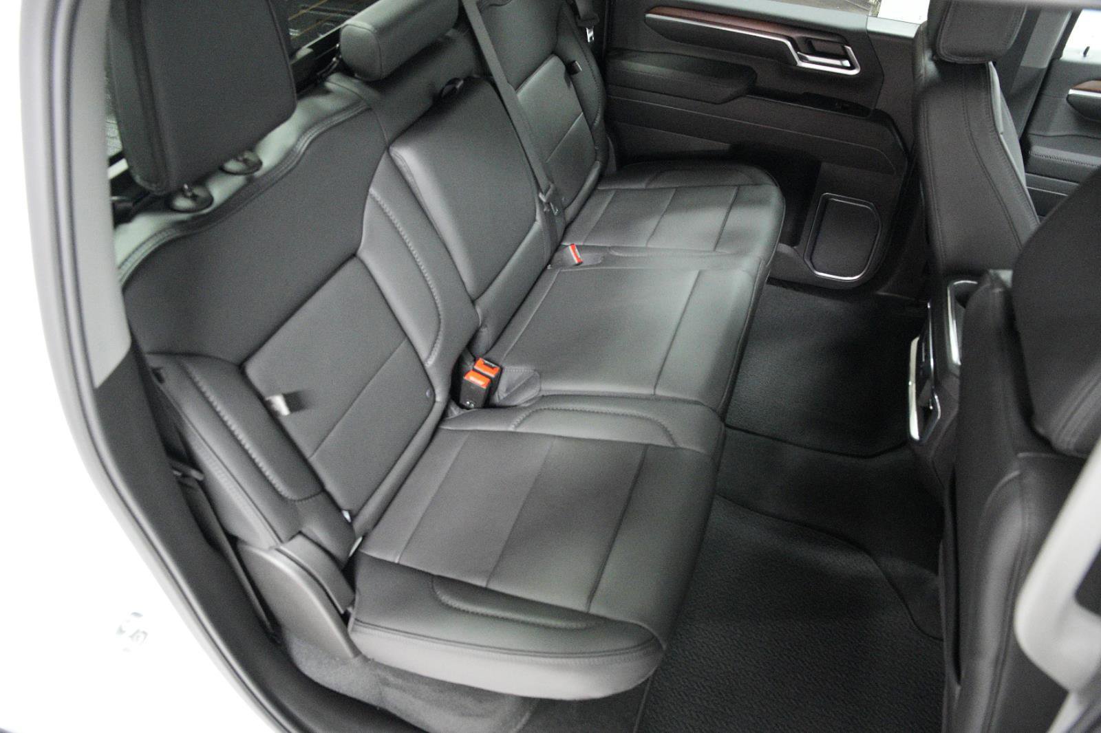 New 2025 GMC Sierra 2500 Denali w/ Denali Reserve Package image 18