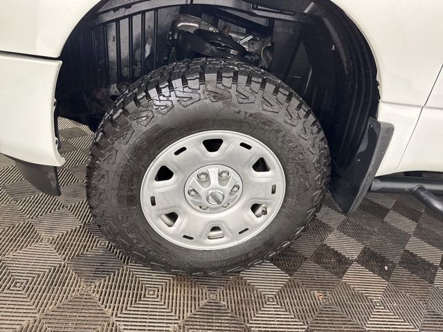 Used 2022 Nissan Titan S w/ HD Front GAWR Package image 29