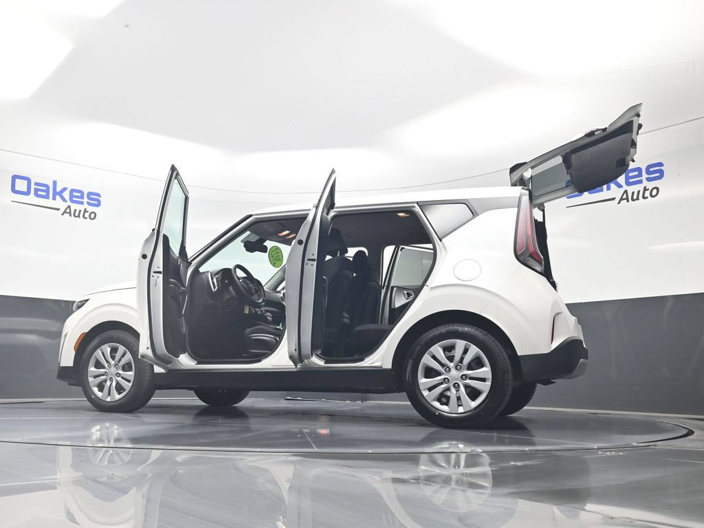 Used 2023 Kia Soul LX FWD image 56