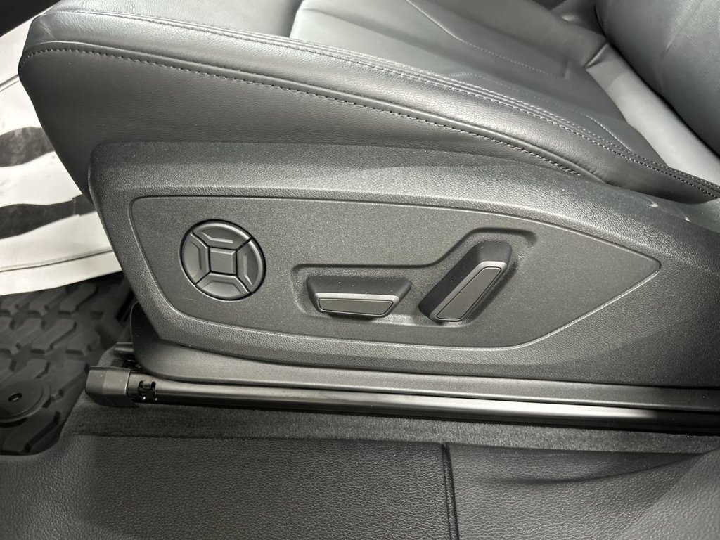 Used 2025 Audi Q3 2.0T Premium AWD/4WD image 11