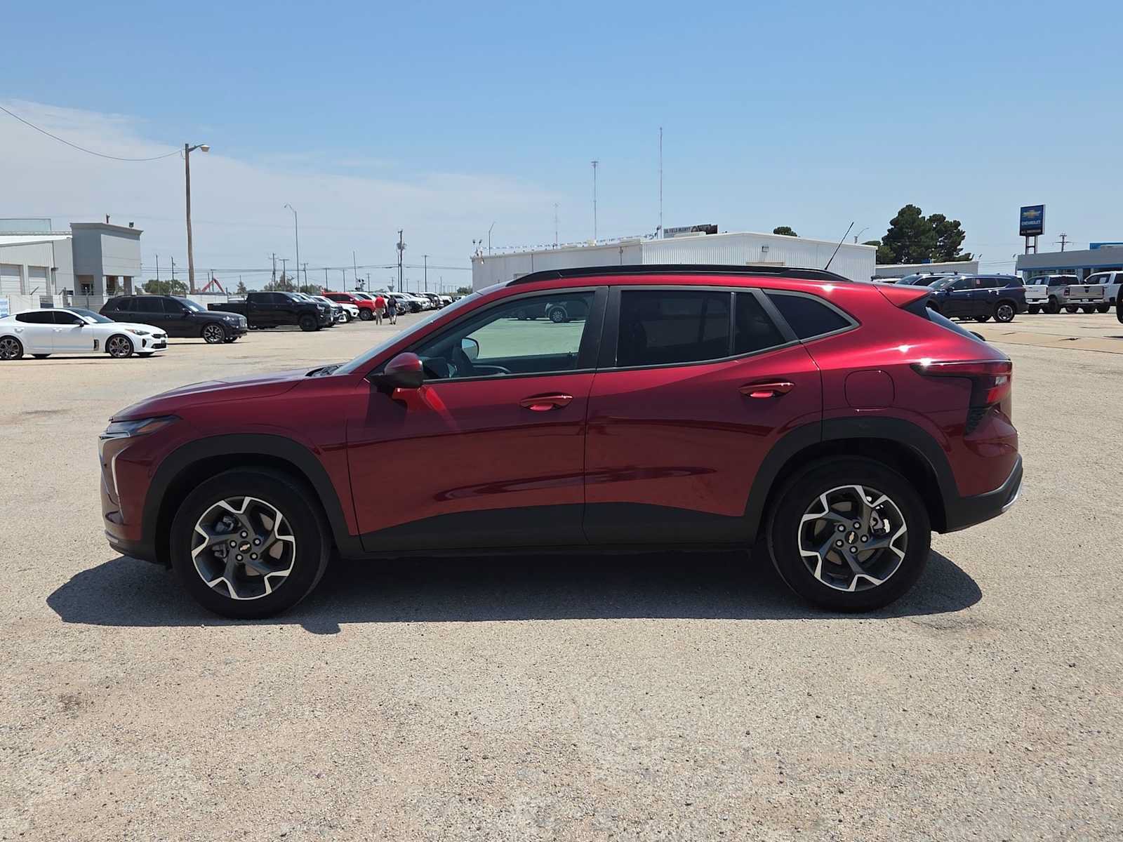 Used 2025 Chevrolet Trax LT FWD image 5