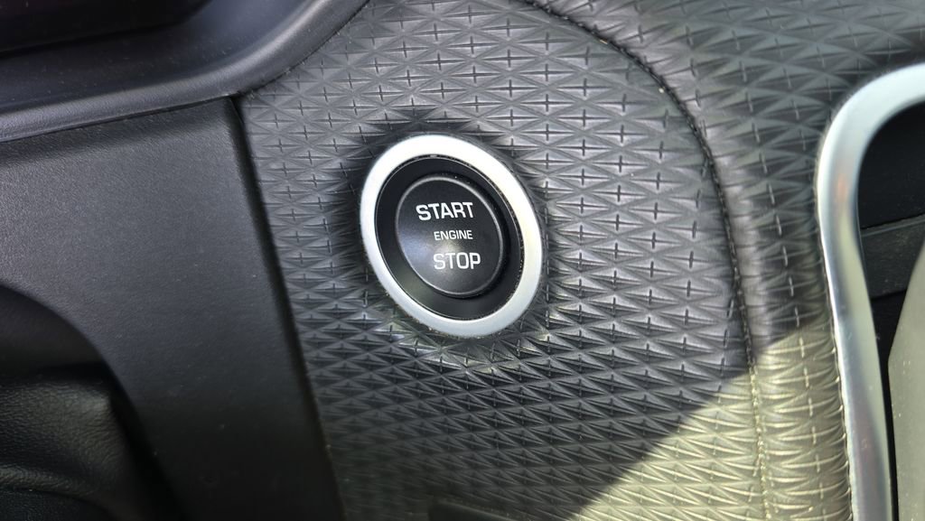 Used 2019 Land Rover Range Rover Velar R-Dynamic SE image 24