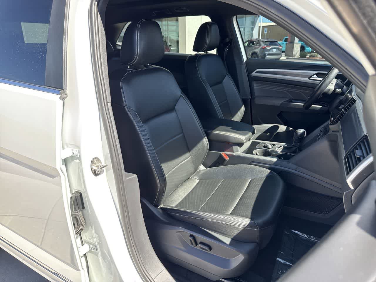 Used 2021 Volkswagen Atlas Cross Sport SEL R-Line AWD/4WD image 14