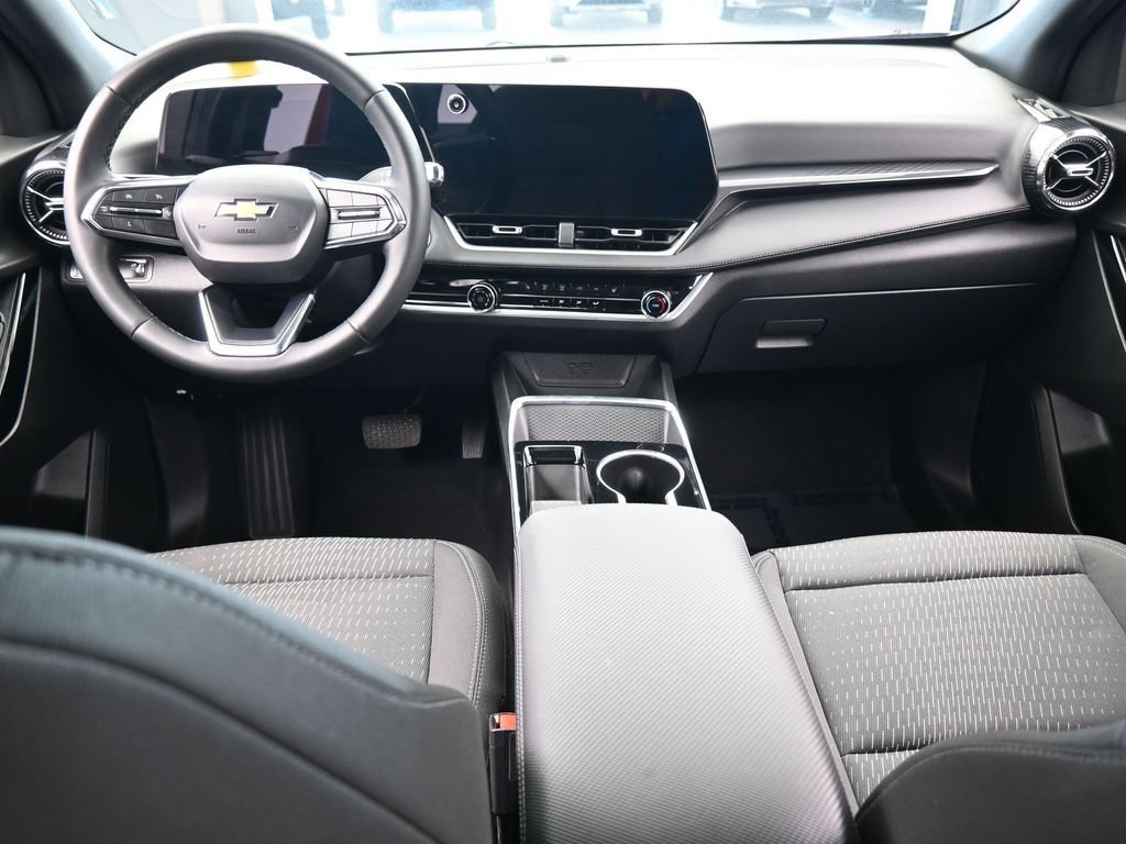 Used 2025 Chevrolet Equinox LT image 37