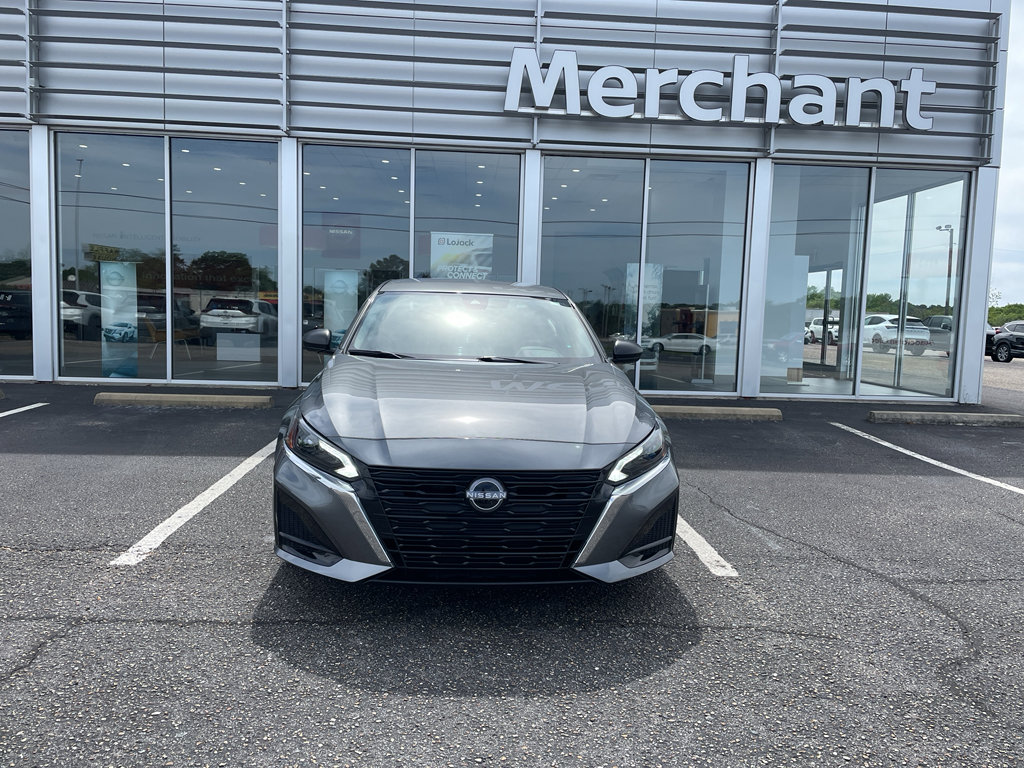 Used 2025 Nissan Altima 2.5 SV FWD image 3