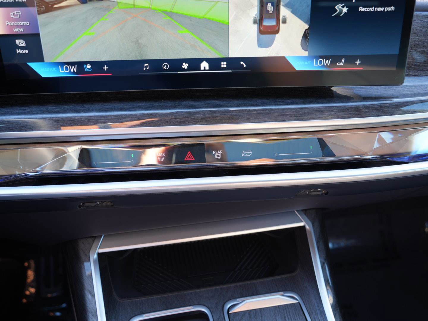 Used 2025 BMW 760i xDrive w/ Executive Package image 6