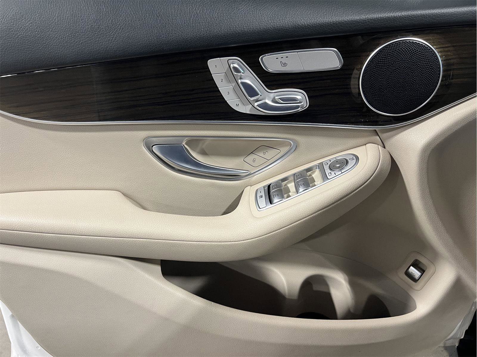 Used 2021 Mercedes-Benz GLC 300 image 8