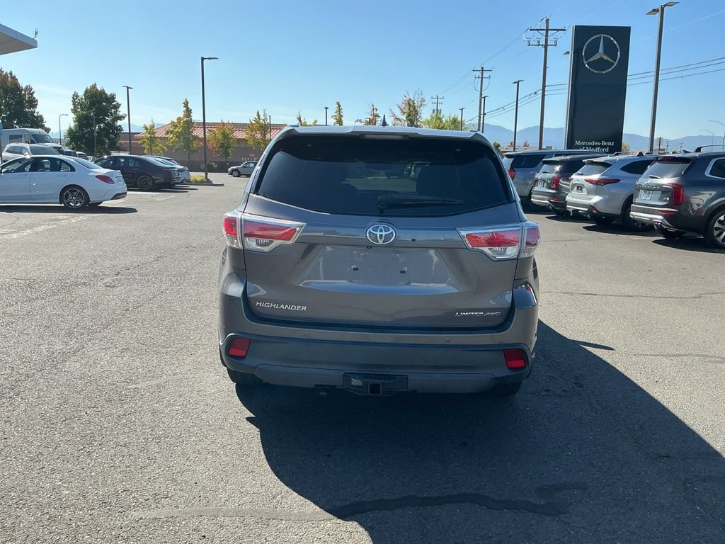 Used 2016 Toyota Highlander Limited AWD/4WD image 5