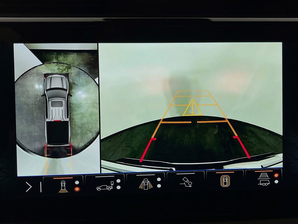 Used 2025 GMC Sierra 1500 AT4 w/ AT4 Premium Package AWD/4WD image 16