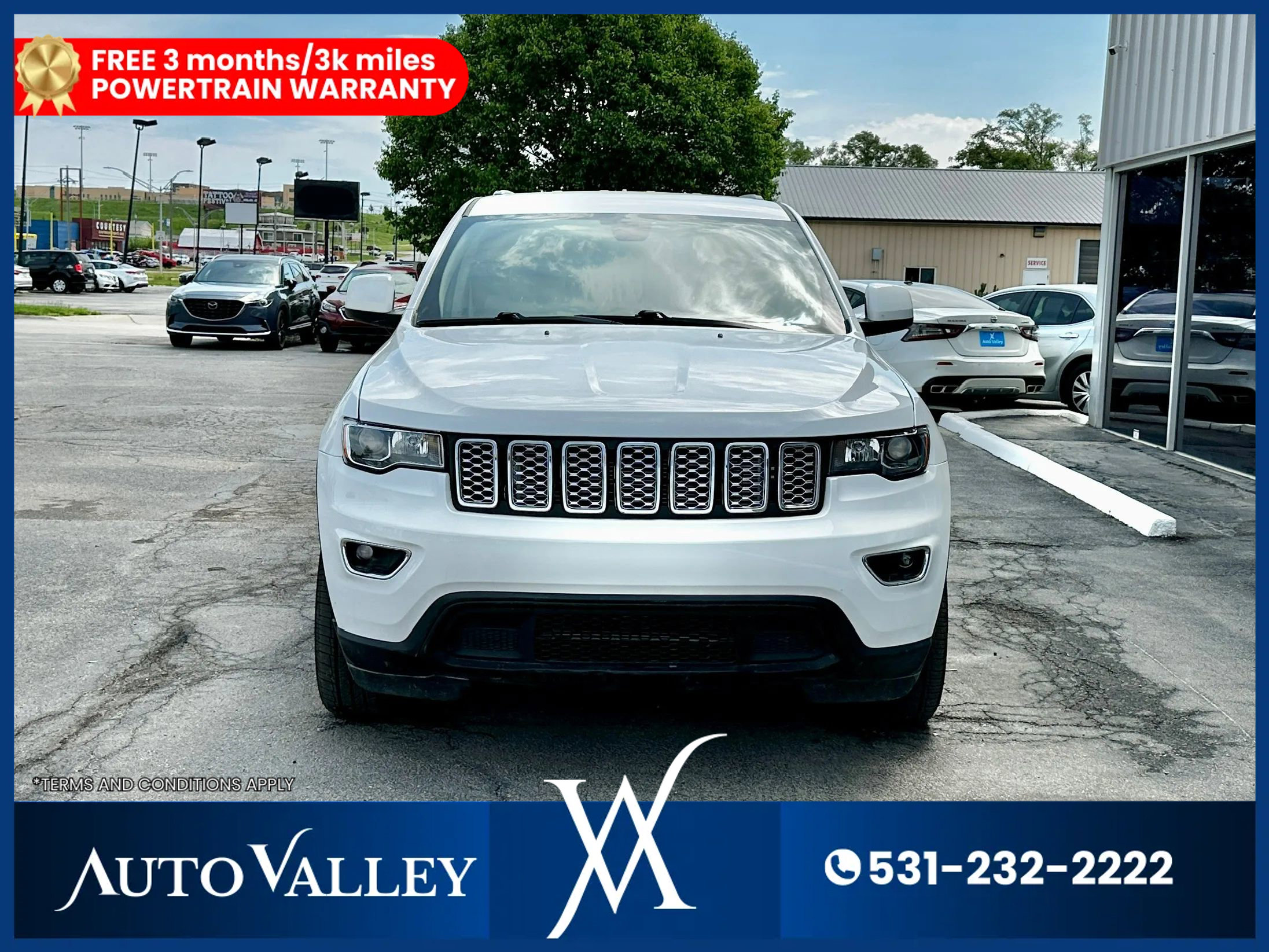 Used 2022 Jeep Grand Cherokee Laredo E image 2
