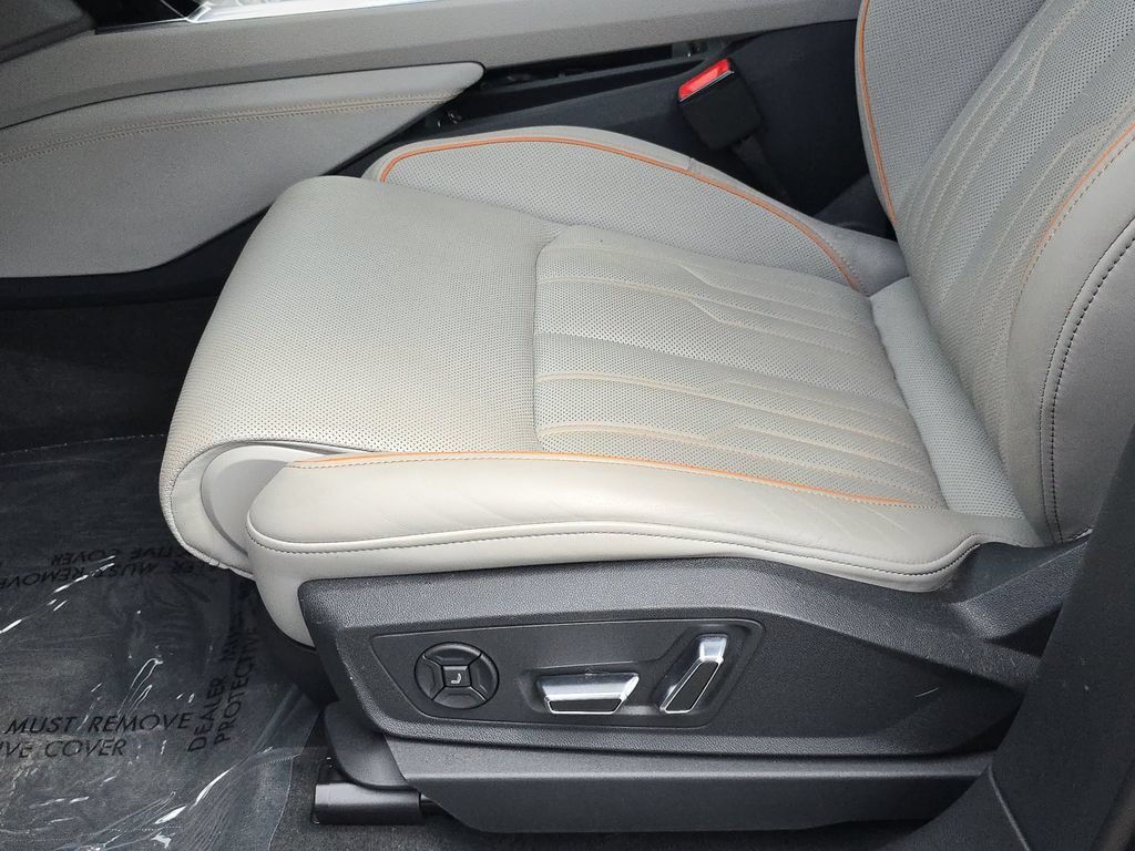 Used 2024 Audi Q8 e-tron Prestige AWD/4WD image 20