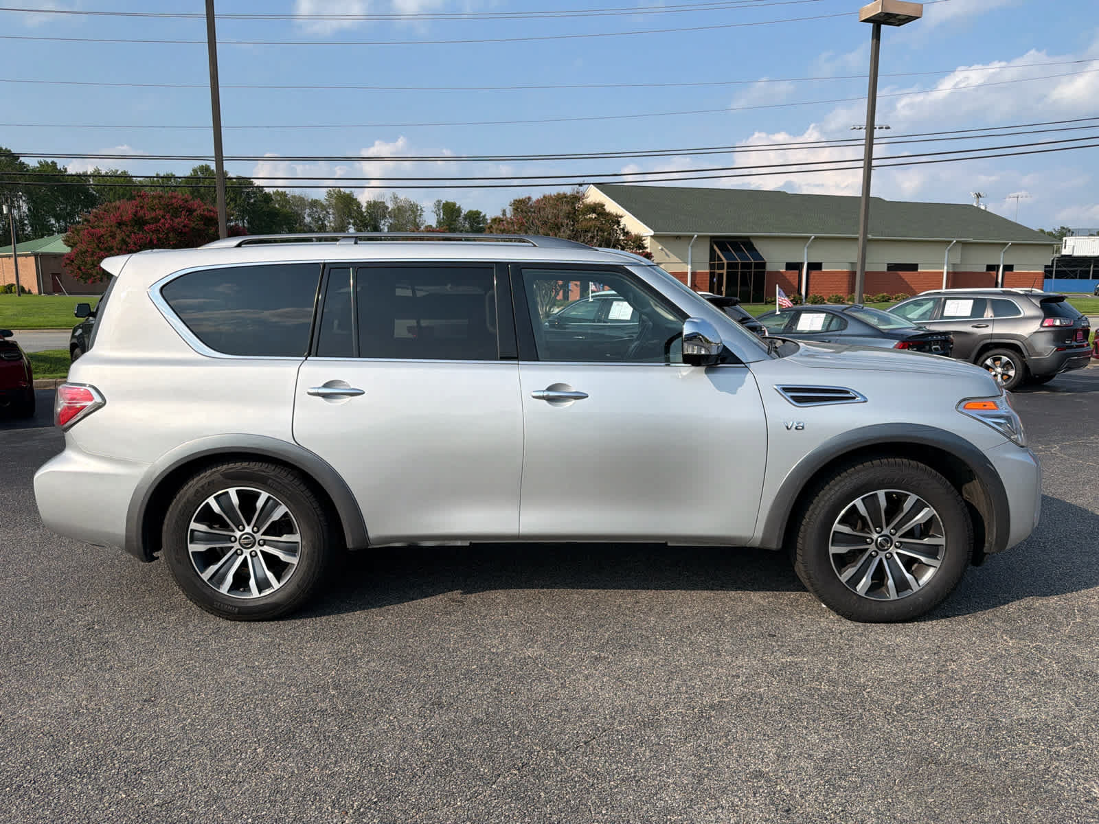 Used 2020 Nissan Armada SL w/ Premium Package AWD/4WD image 2