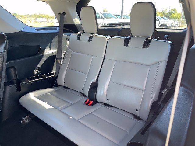 Used 2021 Ford Explorer XLT w/ Equipment Group 202A AWD/4WD image 27
