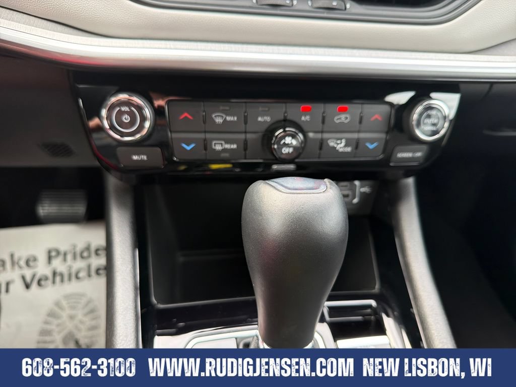 Used 2025 Jeep Compass Limited AWD/4WD image 17