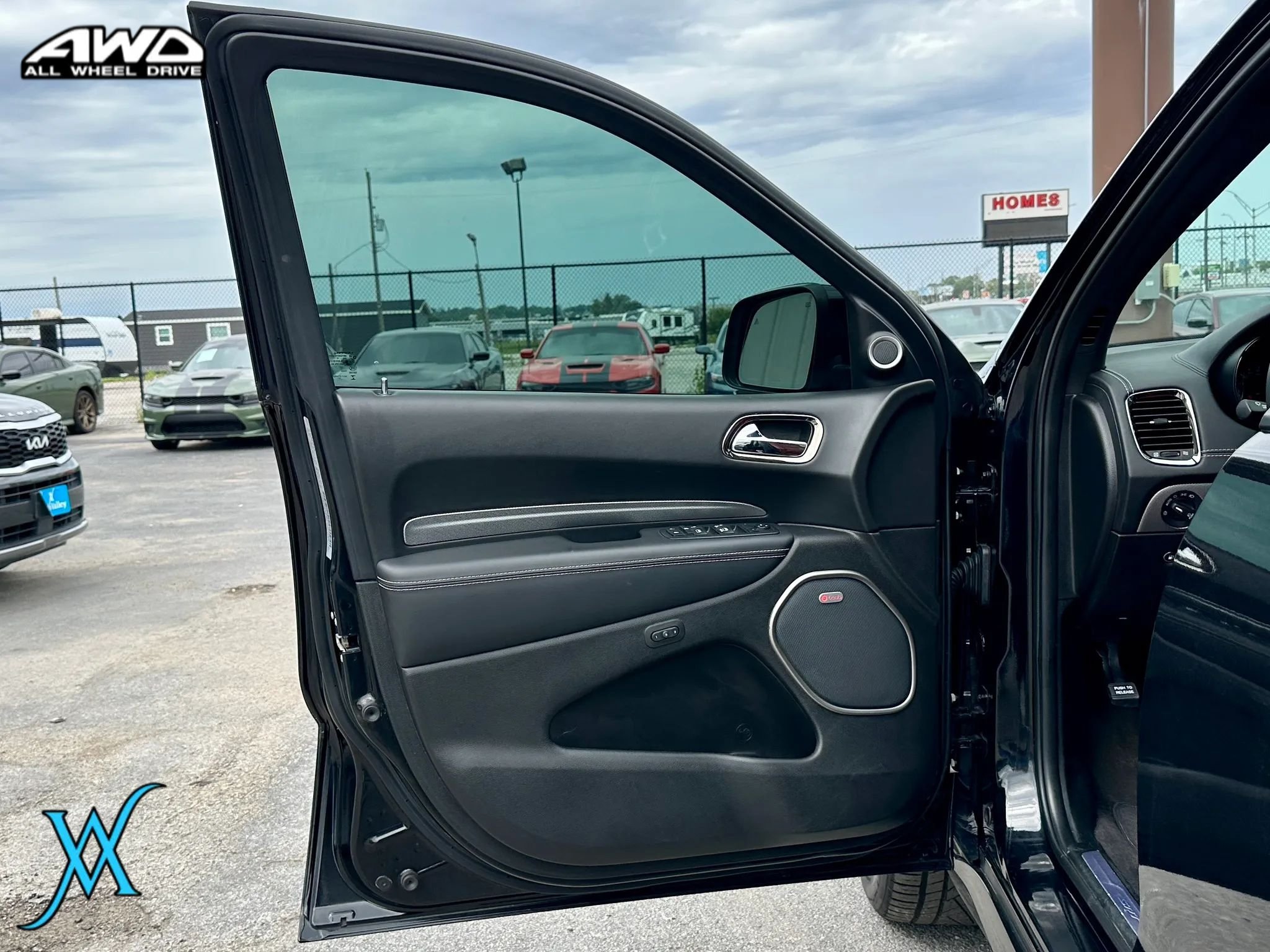 Used 2018 Dodge Durango SRT w/ SRT Interior Appearance Group AWD/4WD image 12