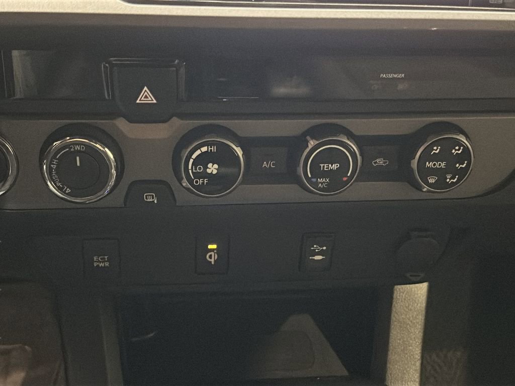 Used 2016 Toyota Tacoma TRD Sport w/ Towing Package AWD/4WD image 23