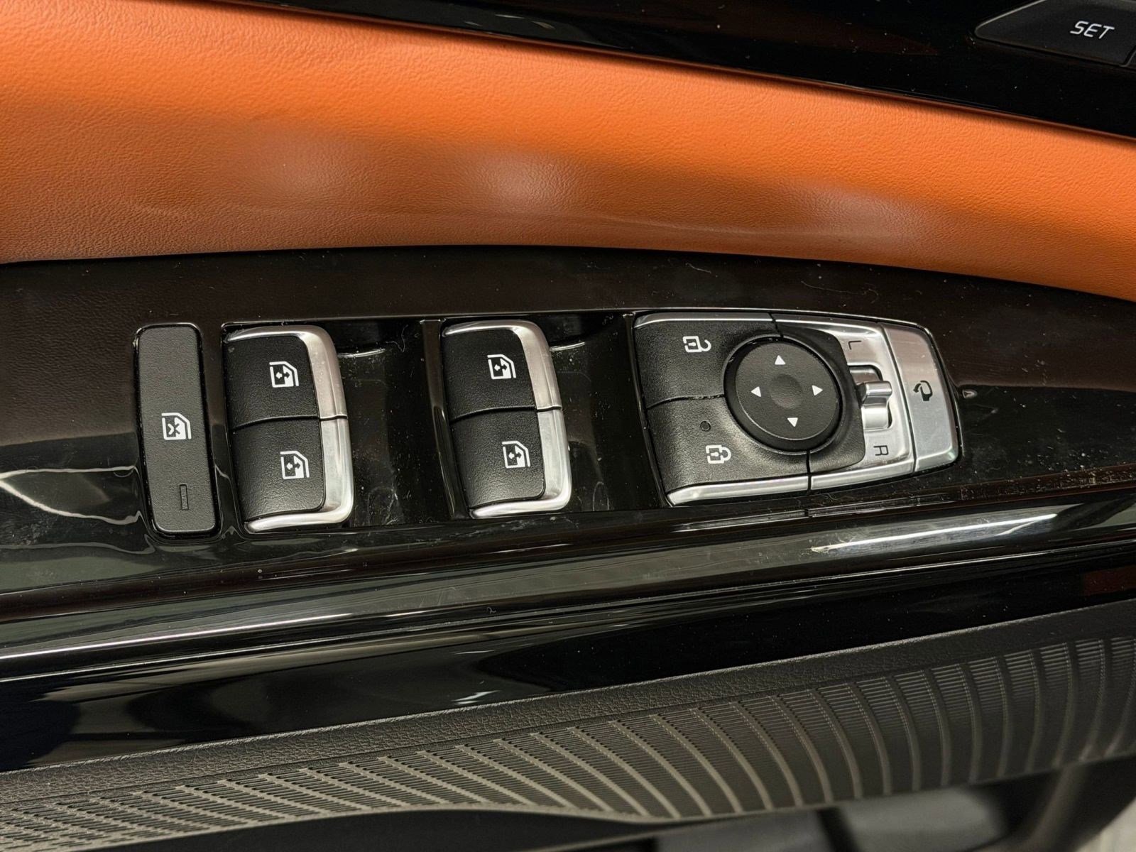 Used 2024 Kia Carnival SX image 19