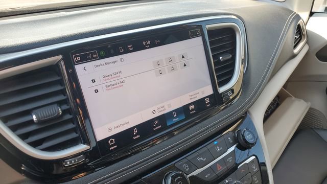 Certified 2023 Chrysler Pacifica Touring-L AWD/4WD image 15