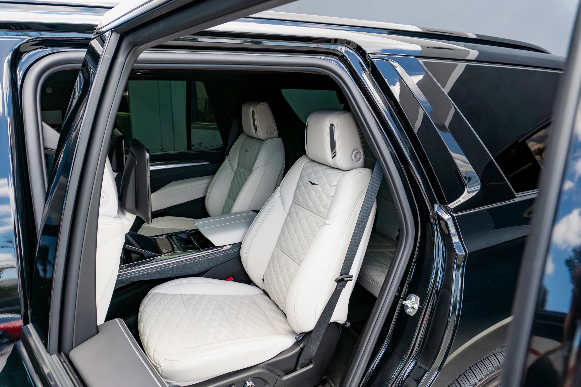 Used 2025 Cadillac Escalade V AWD/4WD image 49