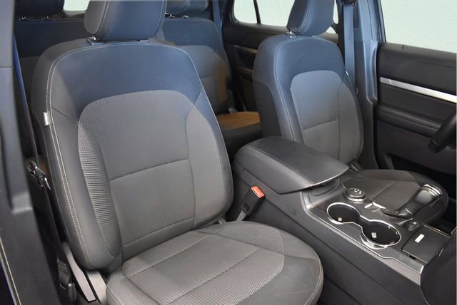 Used 2018 Ford Explorer XLT AWD/4WD image 5
