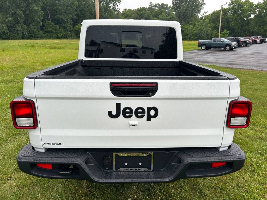 New 2026 Jeep Gladiator Sport AWD/4WD image 4