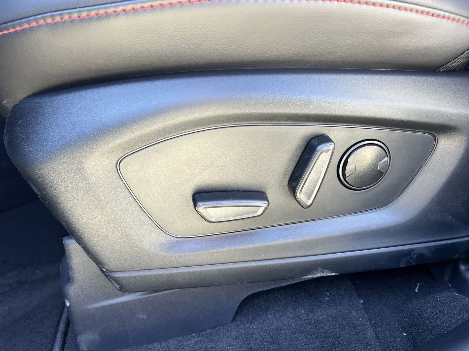 New 2026 Ford Explorer ST-Line w/ ST-Line Street Pack image 14