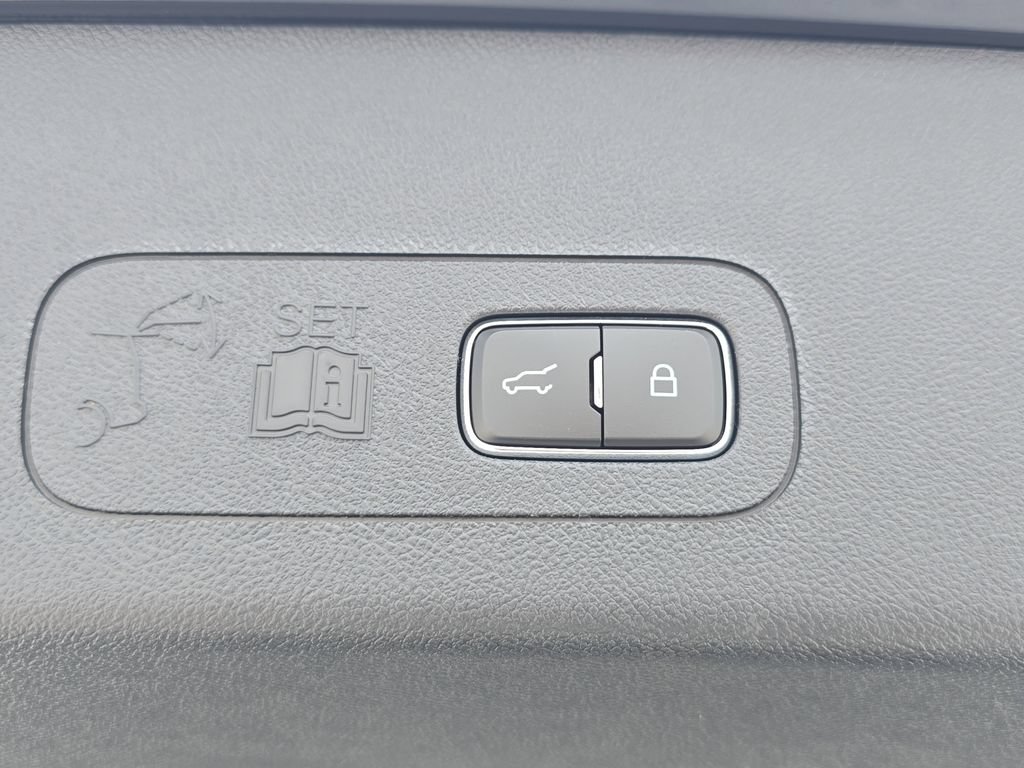 New 2025 Lincoln Aviator 2WD w/ Equipment Group 101A image 31