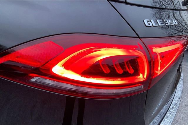 Used 2020 Mercedes-Benz GLE 350 4MATIC w/ Premium Package image 27