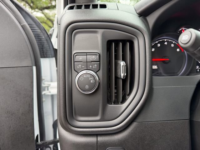 Used 2024 GMC Sierra 2500 Pro w/ Convenience Package RWD image 9