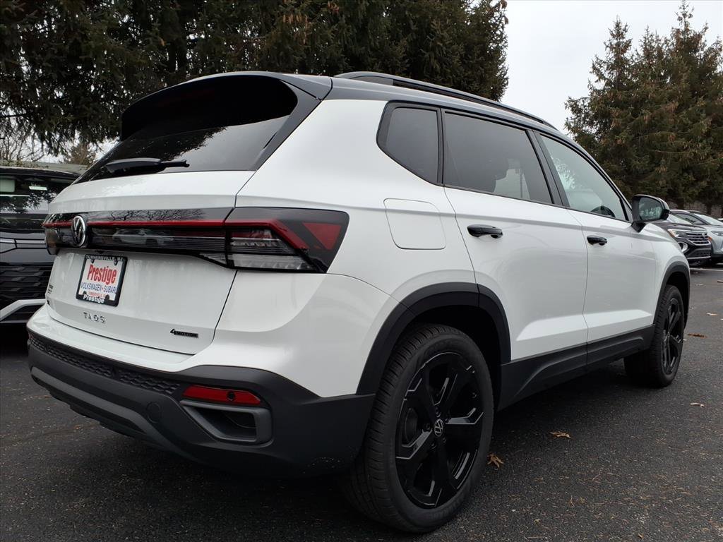 New 2026 Volkswagen Taos SE image 4