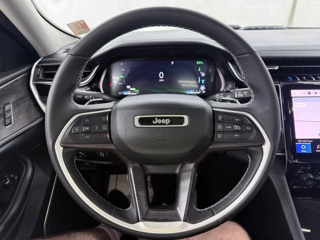 Used 2022 Jeep Grand Cherokee Limited 4xe w/ Luxury Tech Group II AWD/4WD image 27