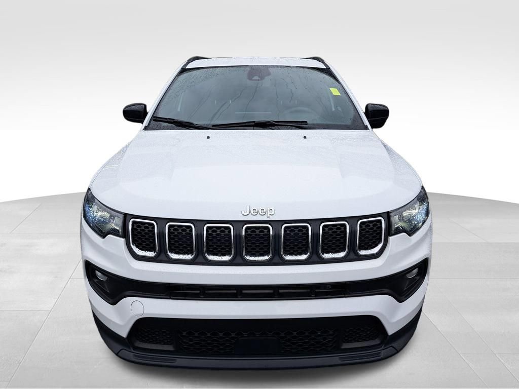 Used 2023 Jeep Compass Latitude image 9