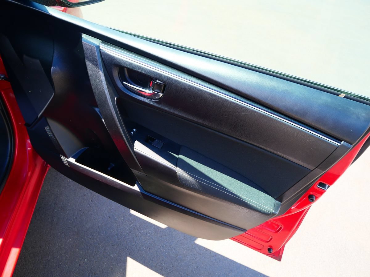Used 2017 Toyota Corolla LE FWD image 29