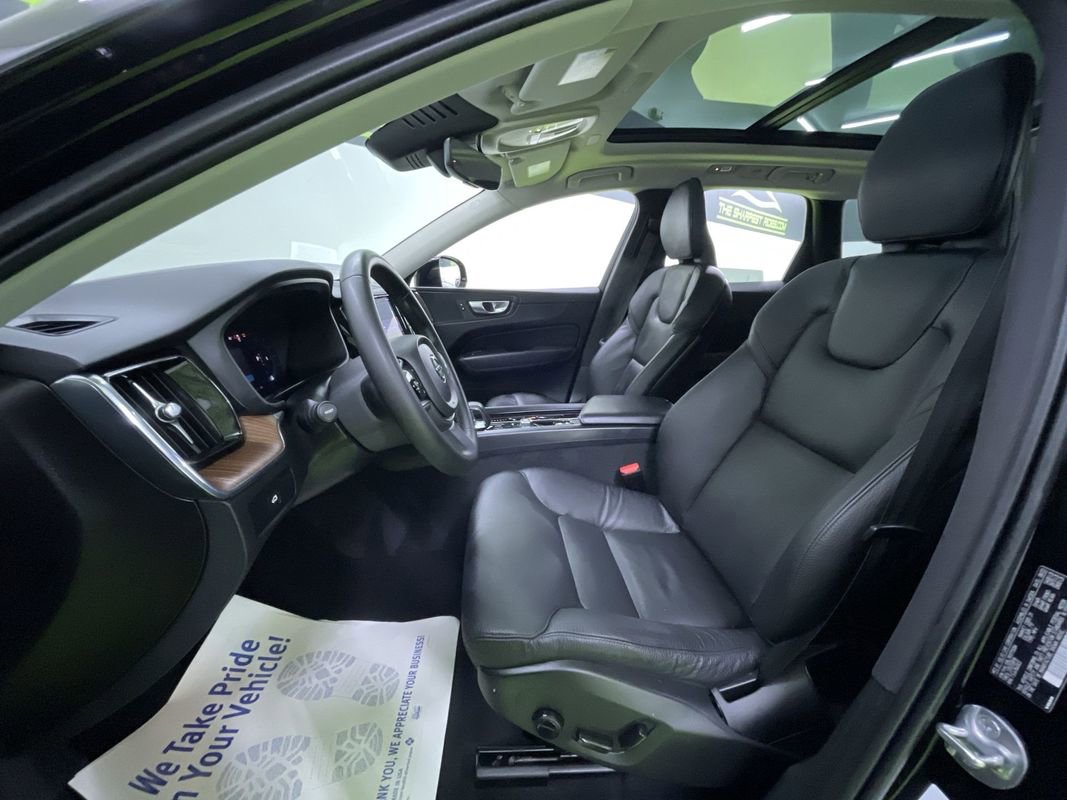 Used 2024 Volvo XC60 B5 Plus image 17