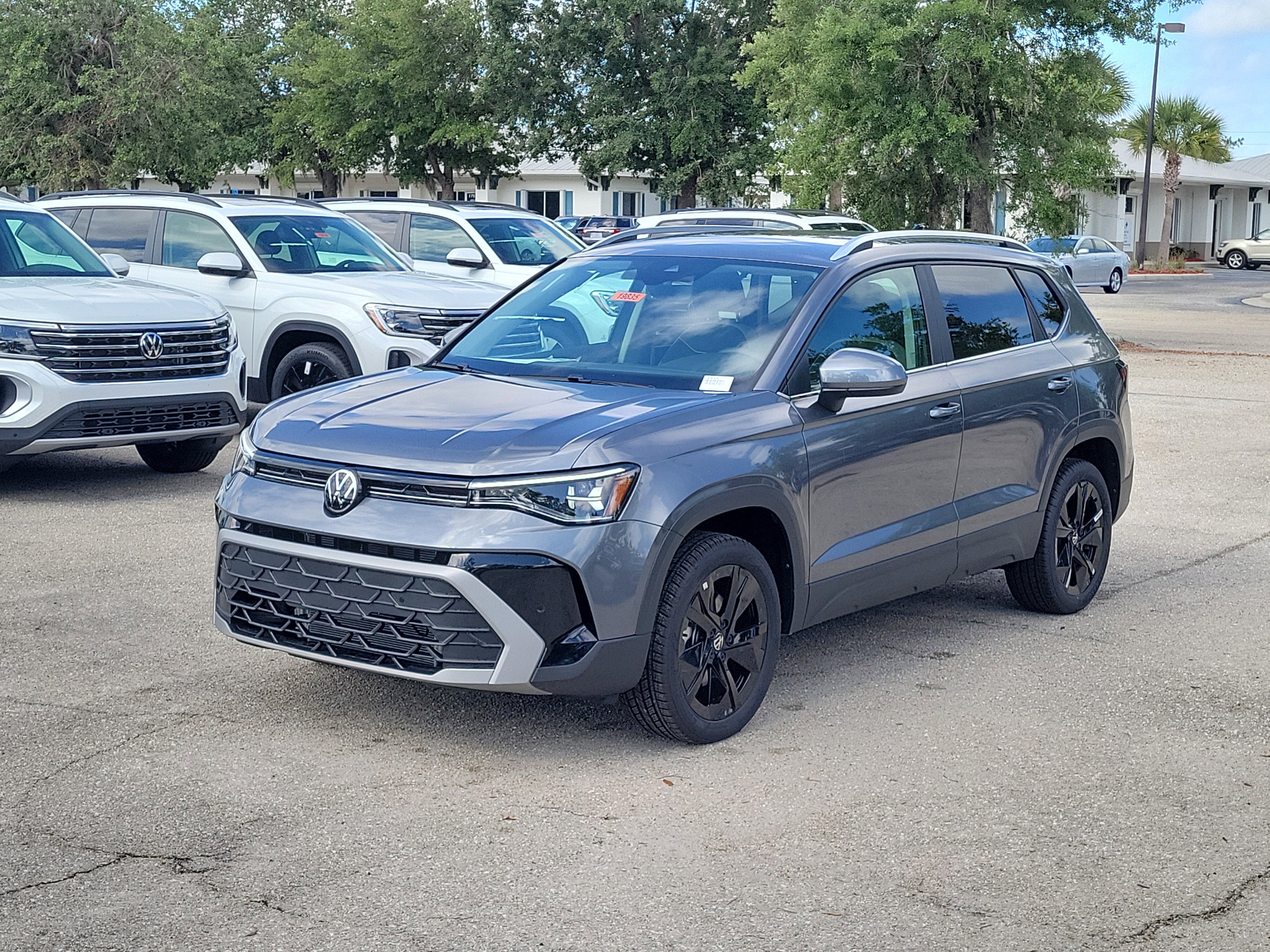 New 2026 Volkswagen Taos SE FWD image 27