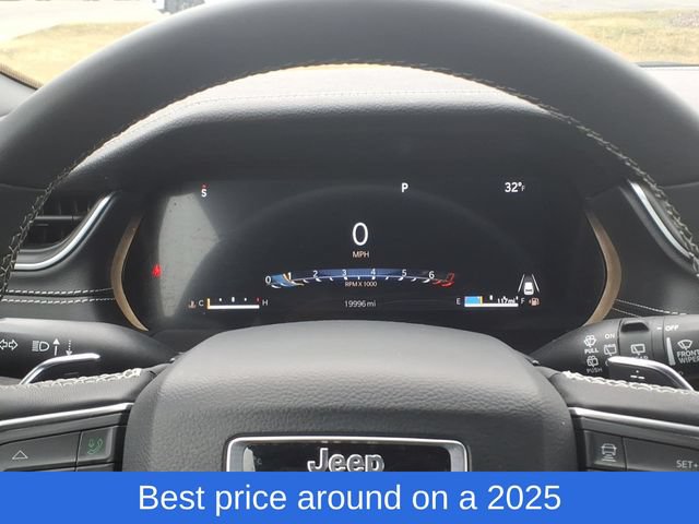 Used 2025 Jeep Grand Cherokee Limited w/ Black Appearance Package RWD image 18