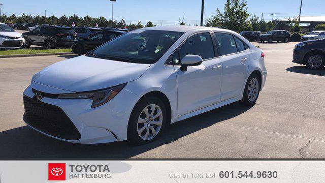 Certified 2022 Toyota Corolla LE image 1