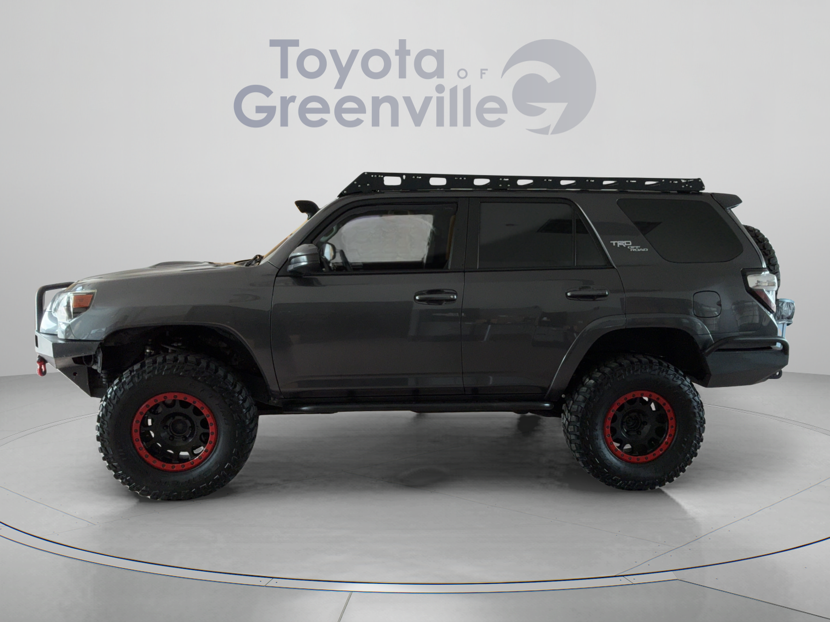 Used 2018 Toyota 4Runner TRD Off-Road w/ TRD Performance Package AWD/4WD image 2