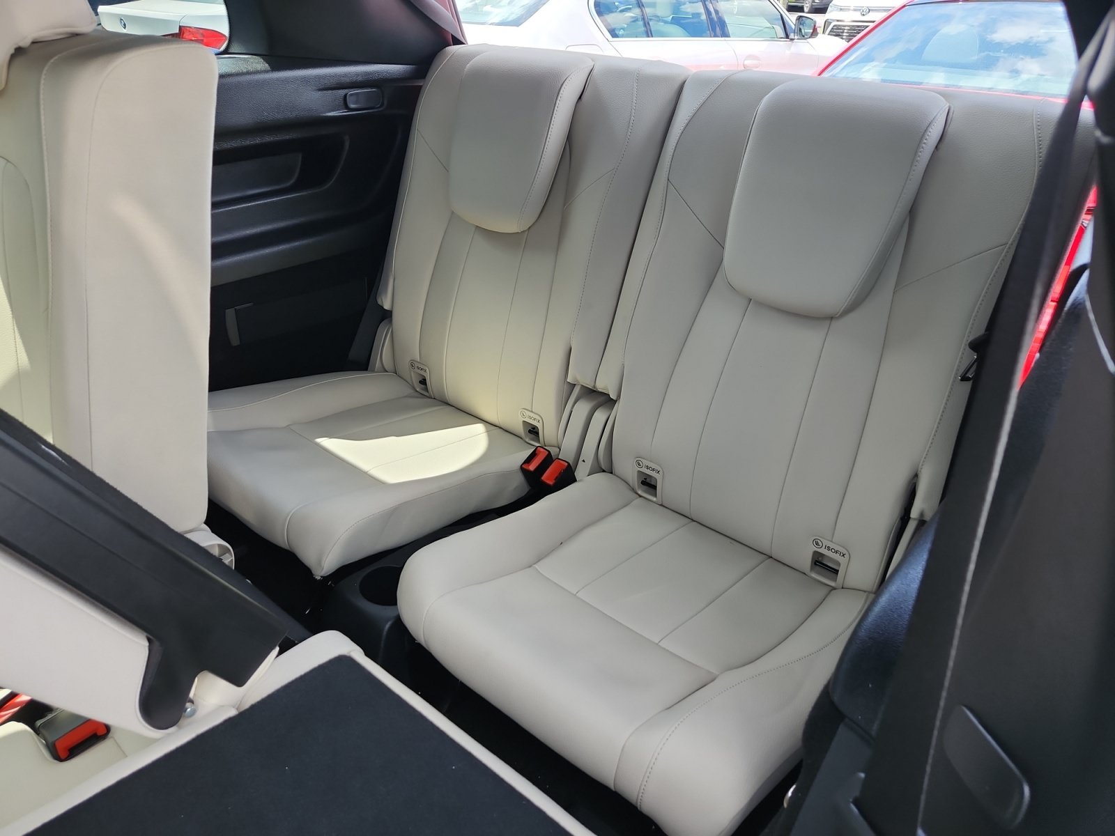 Used 2025 Mercedes-Benz GLB 250 4MATIC image 25