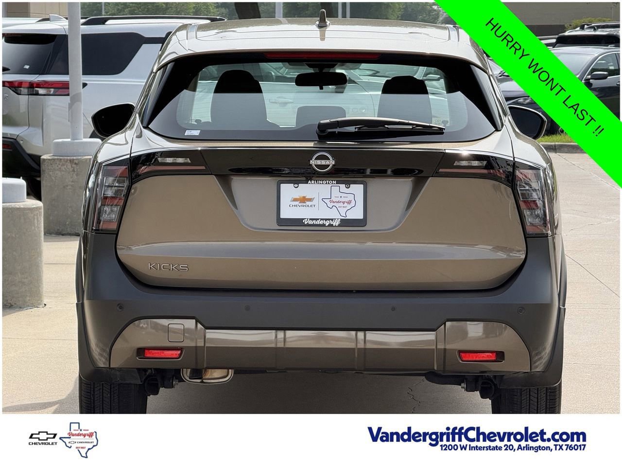 Used 2025 Nissan Kicks S FWD image 5