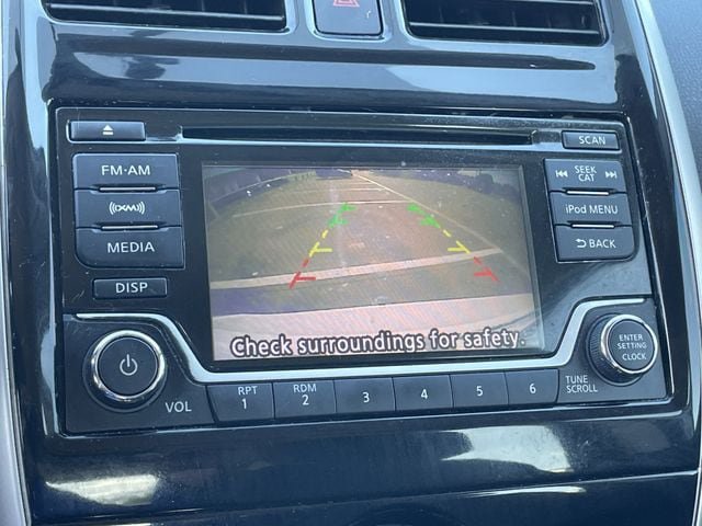 Used 2018 Nissan Versa Note SV FWD image 19