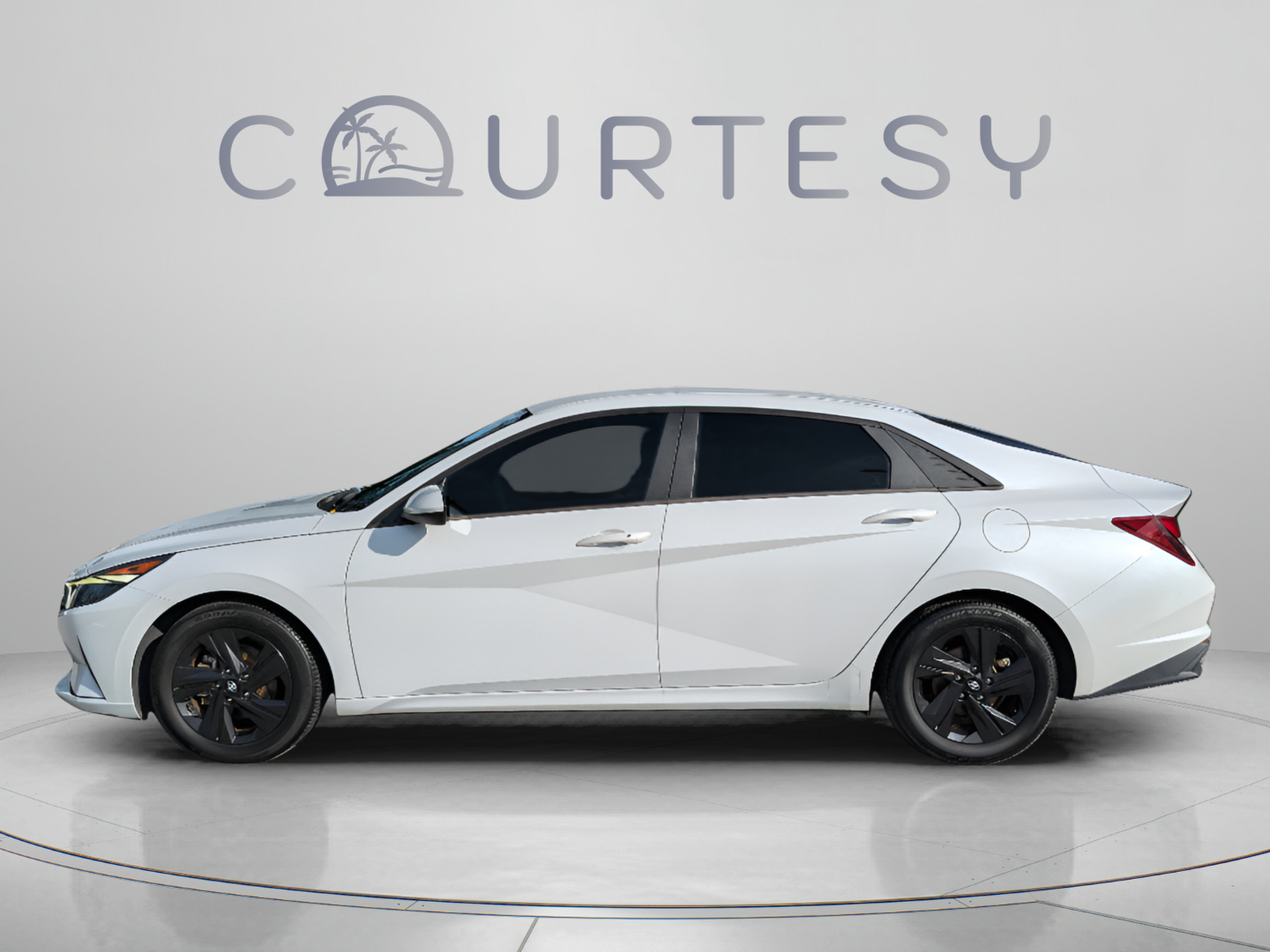 Used 2021 Hyundai Elantra SEL w/ Convenience Package FWD image 2