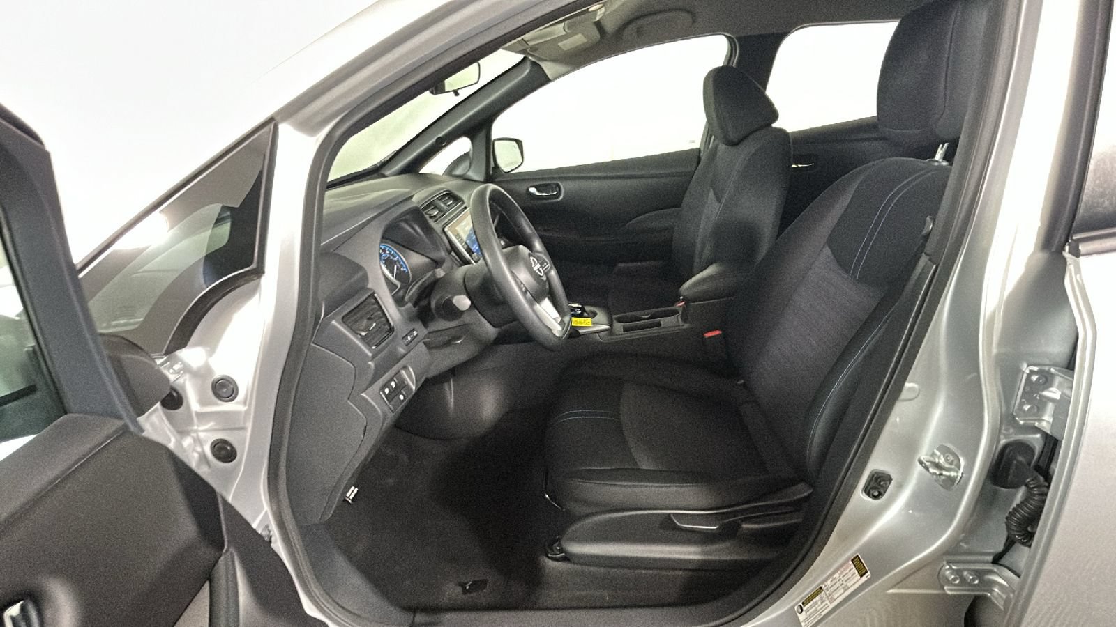 Used 2023 Nissan Leaf S FWD image 13