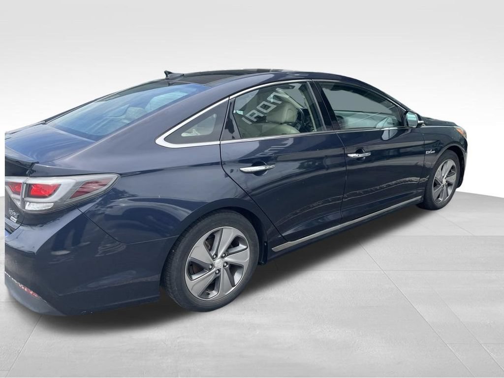 Used 2017 Hyundai Sonata Limited w/ Ultimate Package 02 FWD image 9
